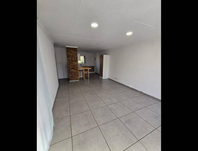 2 BEDROOM TOWNHOUSE FOR SALE IN NEW REDRUTH